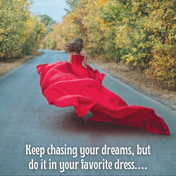 Dresses - Picture 6 of 7